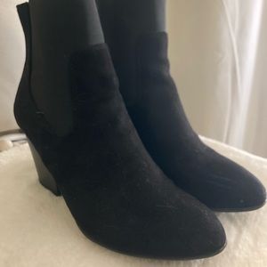 Diba ankle booties 🖤